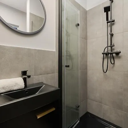 شقة Rent Like - Spacious Studio With Balcony Slonimskiego 2 *