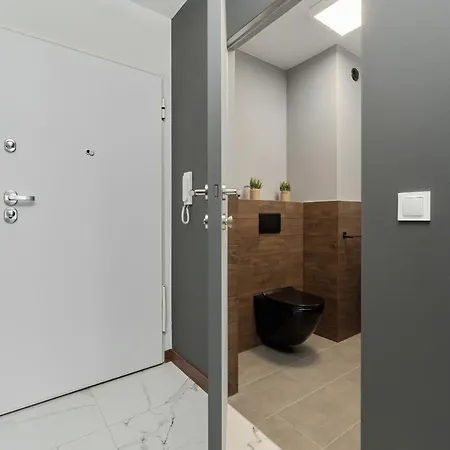 شقة Rent Like - Spacious Studio With Balcony Slonimskiego 2 فروتسواف