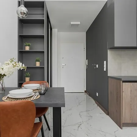 شقة Rent Like - Spacious Studio With Balcony Slonimskiego 2 فروتسواف